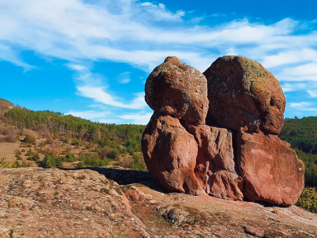 момина скала локорксо