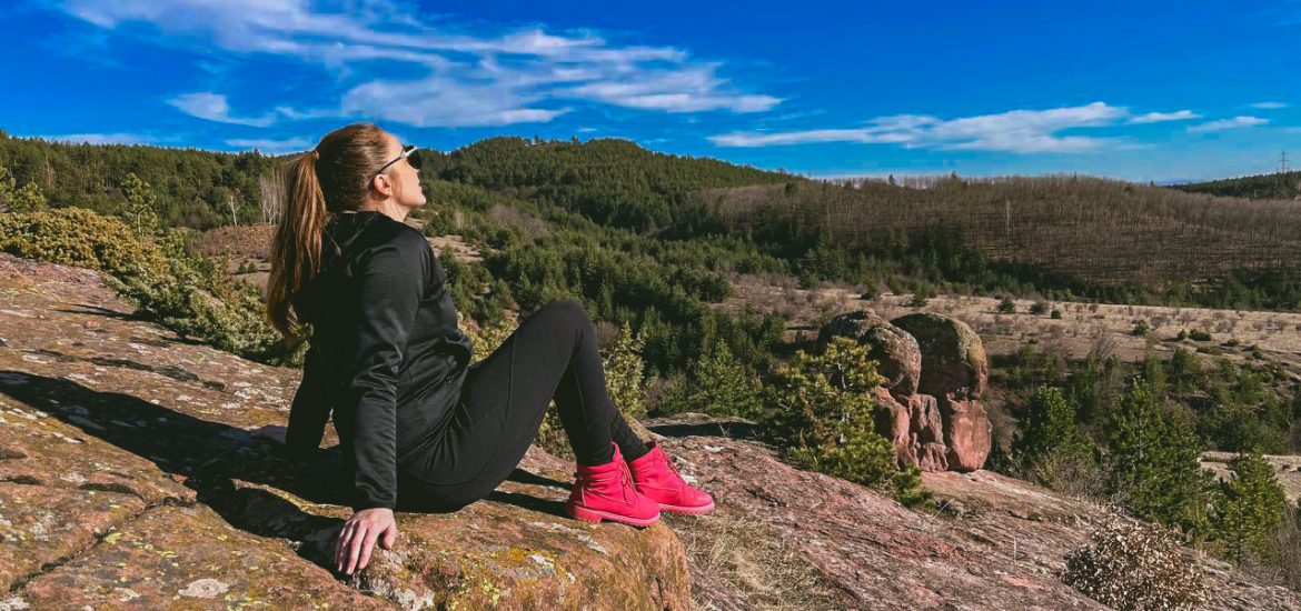 скално образувание Момина Скала Локорско