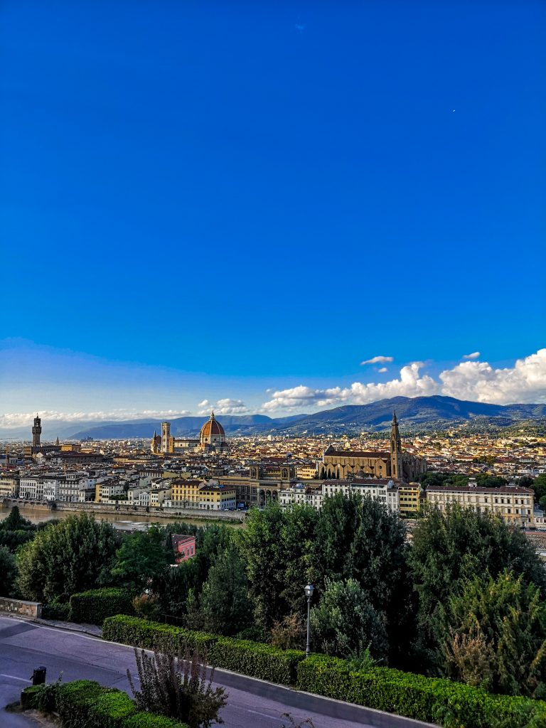 Панорамна гледка към Флоренция от Площад Микеланджело (Piazzale Michelangelo)