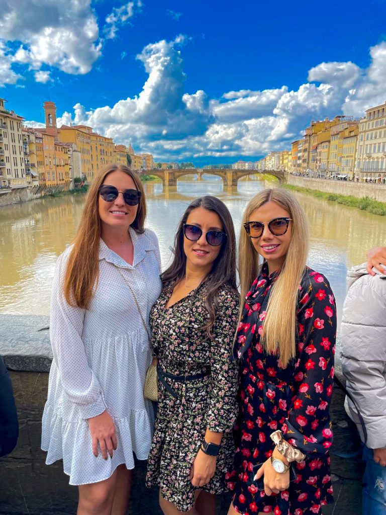 Гледка от Покрития мост Понте Векио 