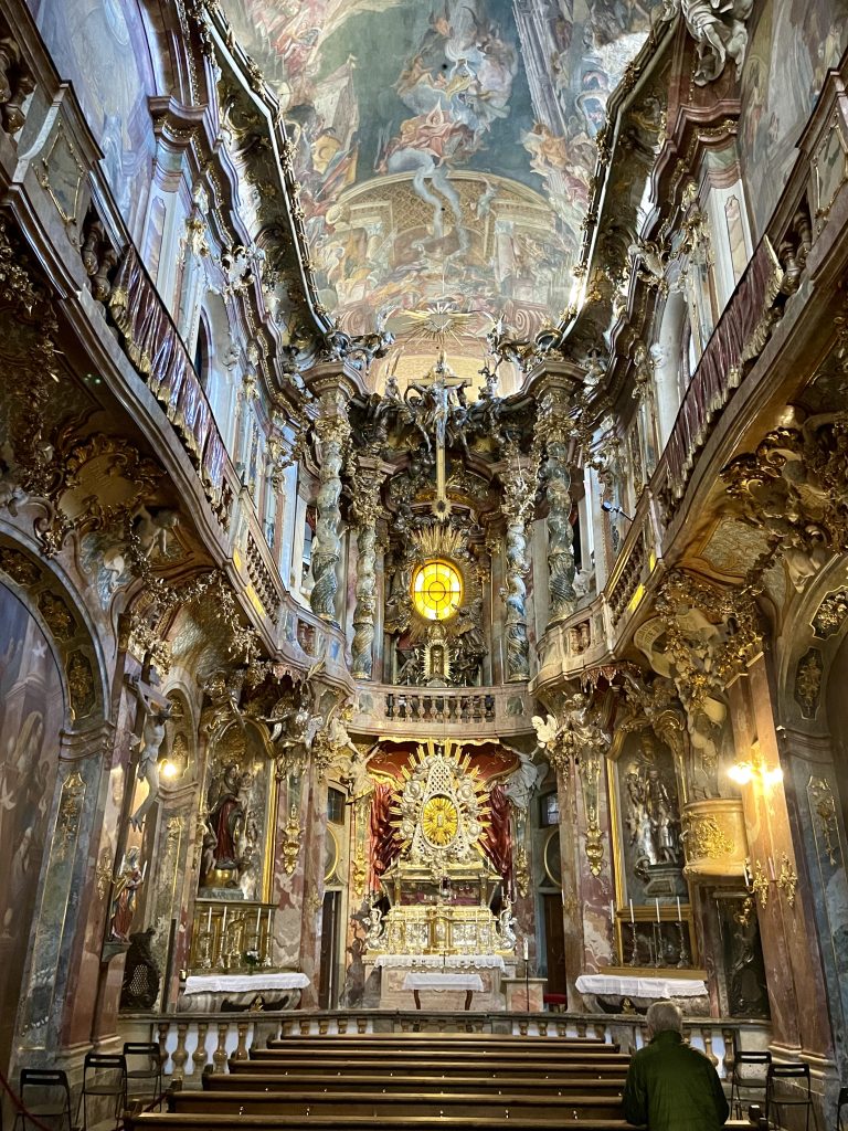 Църквата “Асамкирхе” (Asamkirche)