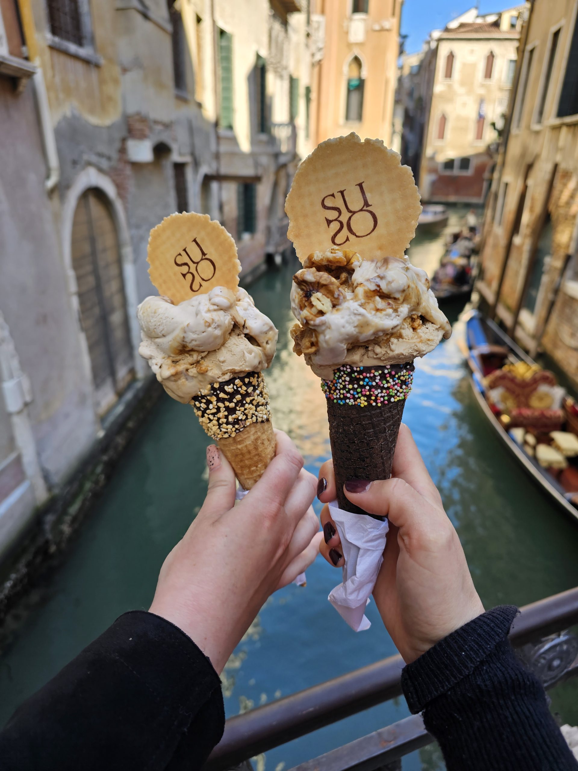 сладолед от suso с гледка към каналите